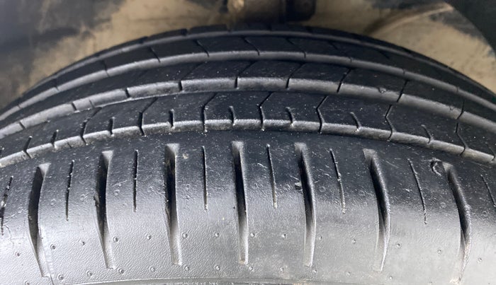 2020 Maruti Baleno ALPHA PETROL 1.2, Petrol, Manual, 10,393 km, Right Front Tyre Tread