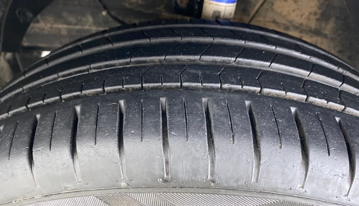 2020 Maruti Baleno ALPHA PETROL 1.2, Petrol, Manual, 10,393 km, Left Front Tyre Tread