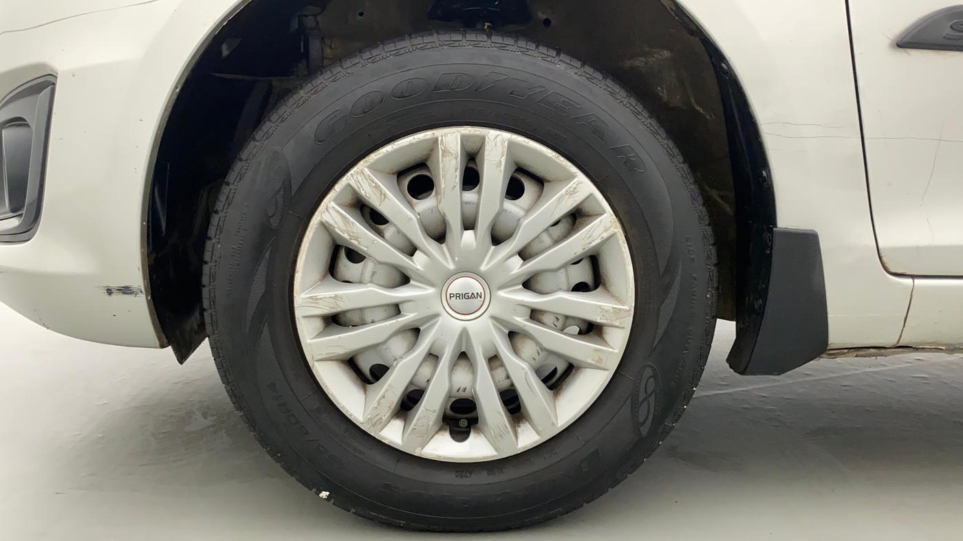 2016 Maruti Swift LXI (O), Petrol, Manual, 49,414 km, Left Front Wheel