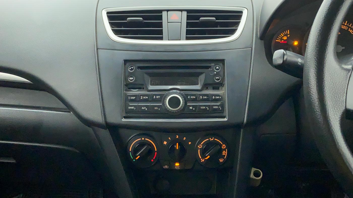 2016 Maruti Swift LXI (O), Petrol, Manual, 49,414 km, Air Conditioner