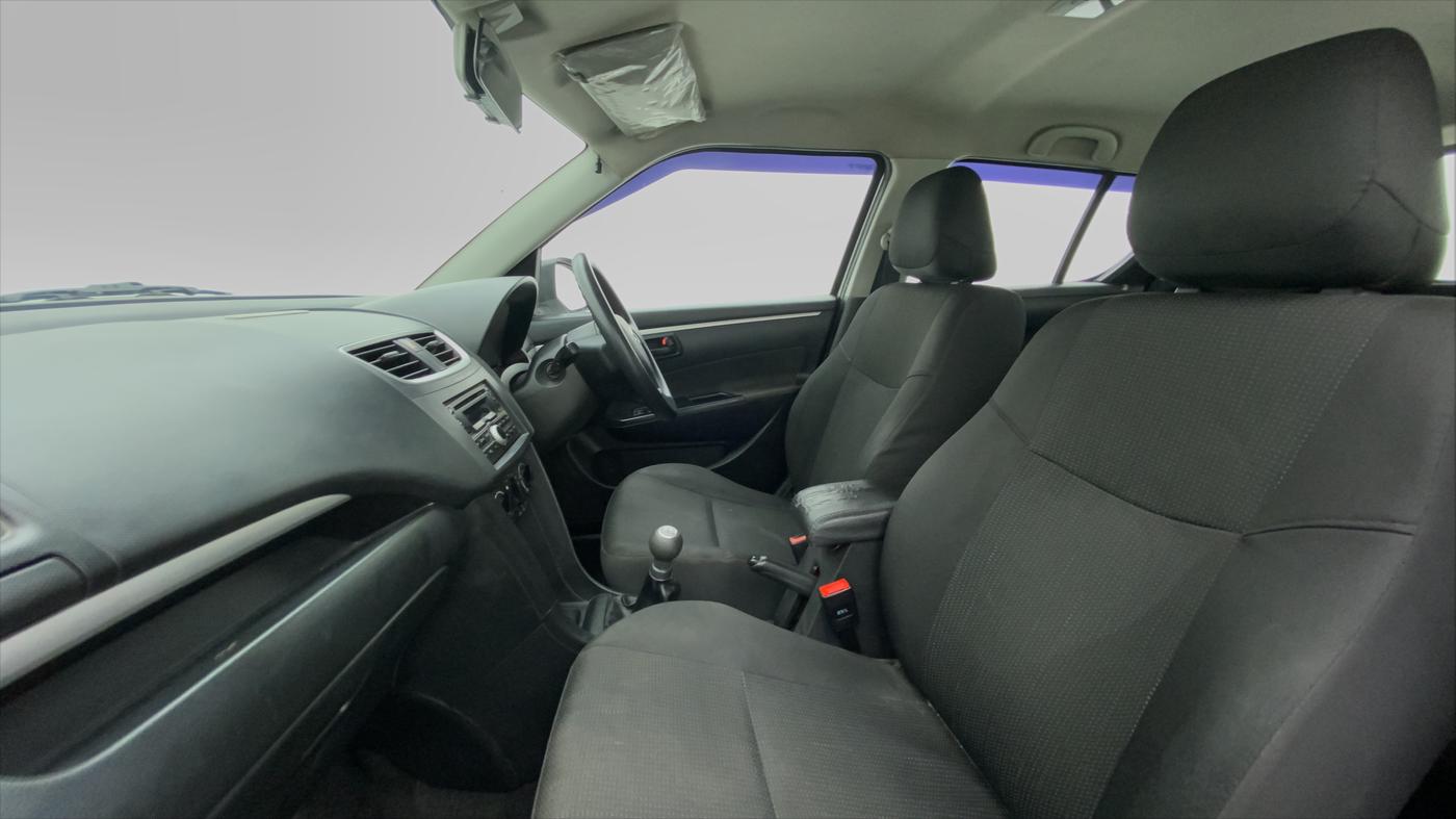 2016 Maruti Swift LXI (O), Petrol, Manual, 49,414 km, Right Side Front Door Cabin