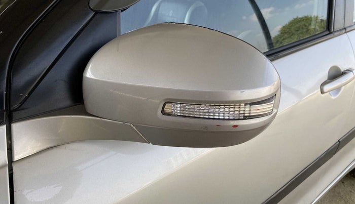 2016 Maruti Swift VDI ABS, Diesel, Manual, 61,051 km, Left rear-view mirror - Folding motor not working