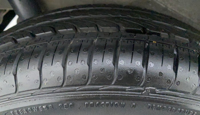 2017 Maruti Wagon R 1.0 VXI, Petrol, Manual, 91,681 km, Right Rear Tyre Tread