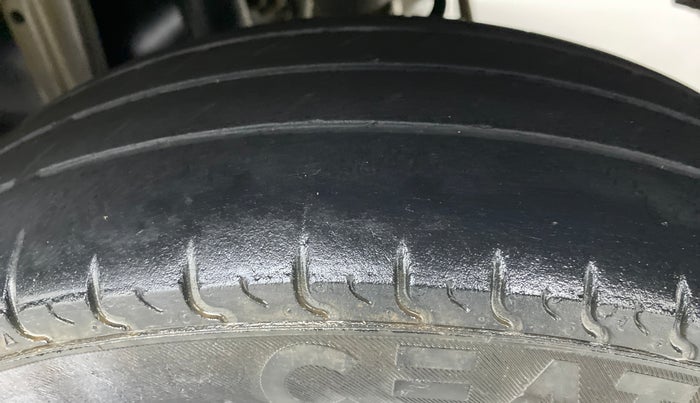 2018 Maruti Alto 800 LXI, Petrol, Manual, 36,536 km, Left Rear Tyre Tread