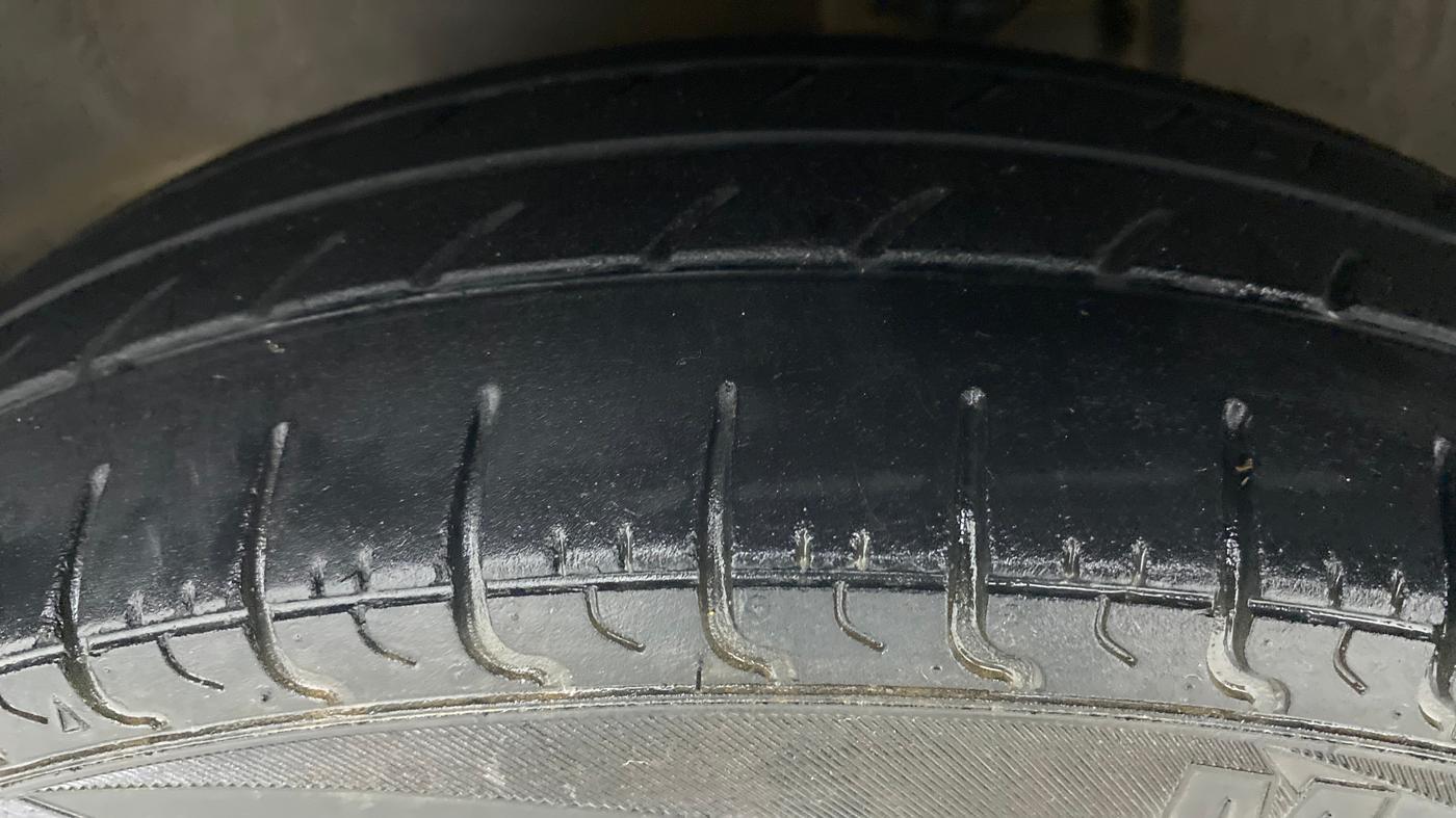 2018 Maruti Alto 800 LXI, Petrol, Manual, 36,536 km, Left Front Tyre Tread