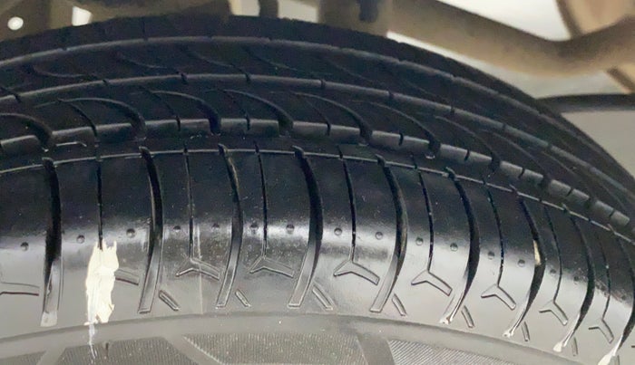 2019 Maruti Alto K10 LXI CNG (AIRBAG), CNG, Manual, 56,896 km, Right Rear Tyre Tread
