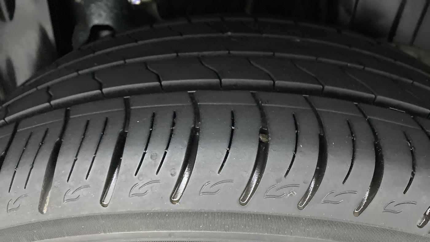 2021 Mahindra XUV300 W8 1.2 PETROL, Petrol, Manual, 13,089 km, Left Rear Tyre Tread