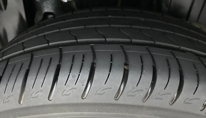 2021 Mahindra XUV300 W8 1.2 PETROL, Petrol, Manual, 13,089 km, Left Rear Tyre Tread