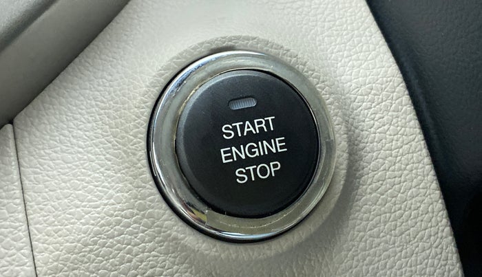 2021 Mahindra XUV300 W8 1.2 PETROL, Petrol, Manual, 13,089 km, Keyless Start/ Stop Button
