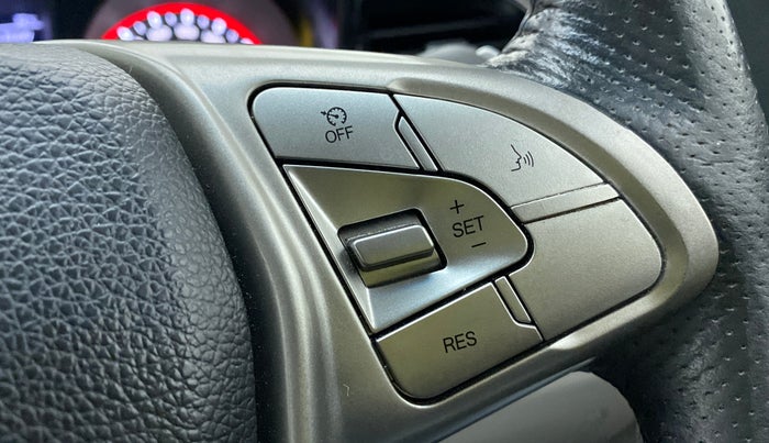 2021 Mahindra XUV300 W8 1.2 PETROL, Petrol, Manual, 13,089 km, Adaptive Cruise Control