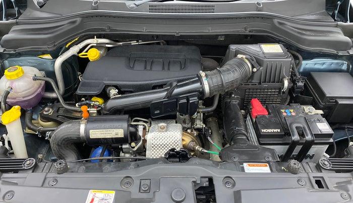 2021 Mahindra XUV300 W8 1.2 PETROL, Petrol, Manual, 13,089 km, Open Bonet