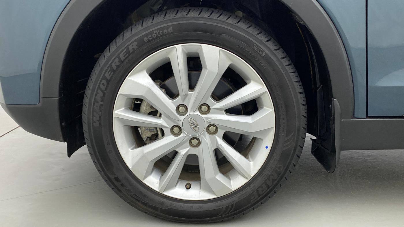 2021 Mahindra XUV300 W8 1.2 PETROL, Petrol, Manual, 13,089 km, Left Front Wheel