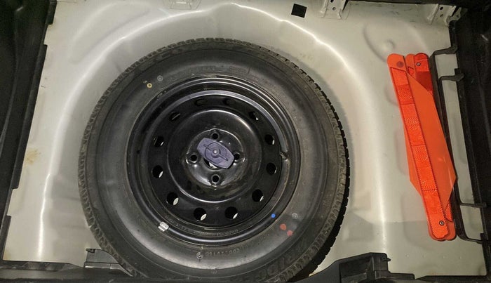 2018 Maruti Swift VXI, Petrol, Manual, 57,086 km, Dicky (Boot door) - Jack/Tool not available