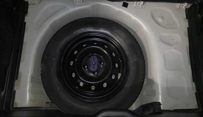 2019 Maruti Swift LXI, Petrol, Manual, 15,639 km, Dicky (Boot door) - Jack/Tool not available