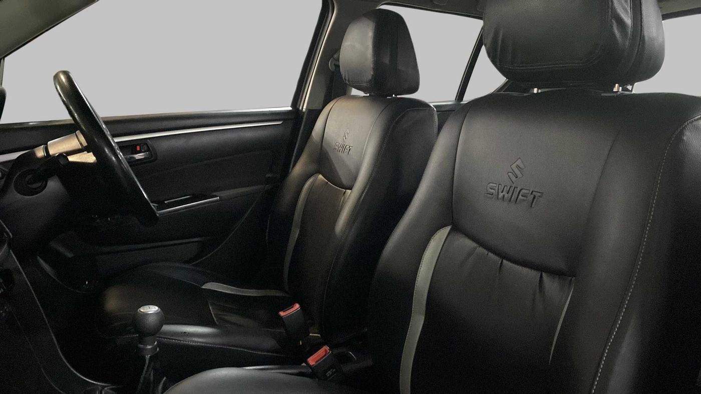 2013 Maruti Swift VXI, Petrol, Manual, 72,437 km, Right Side Front Door Cabin