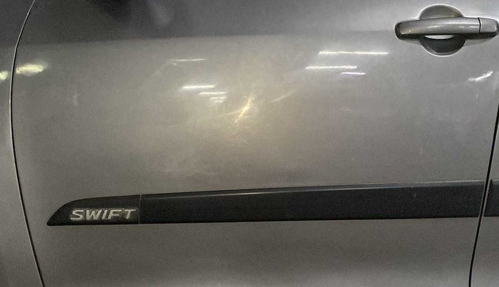 2013 Maruti Swift VXI, Petrol, Manual, 72,437 km, Front passenger door - Paint has faded