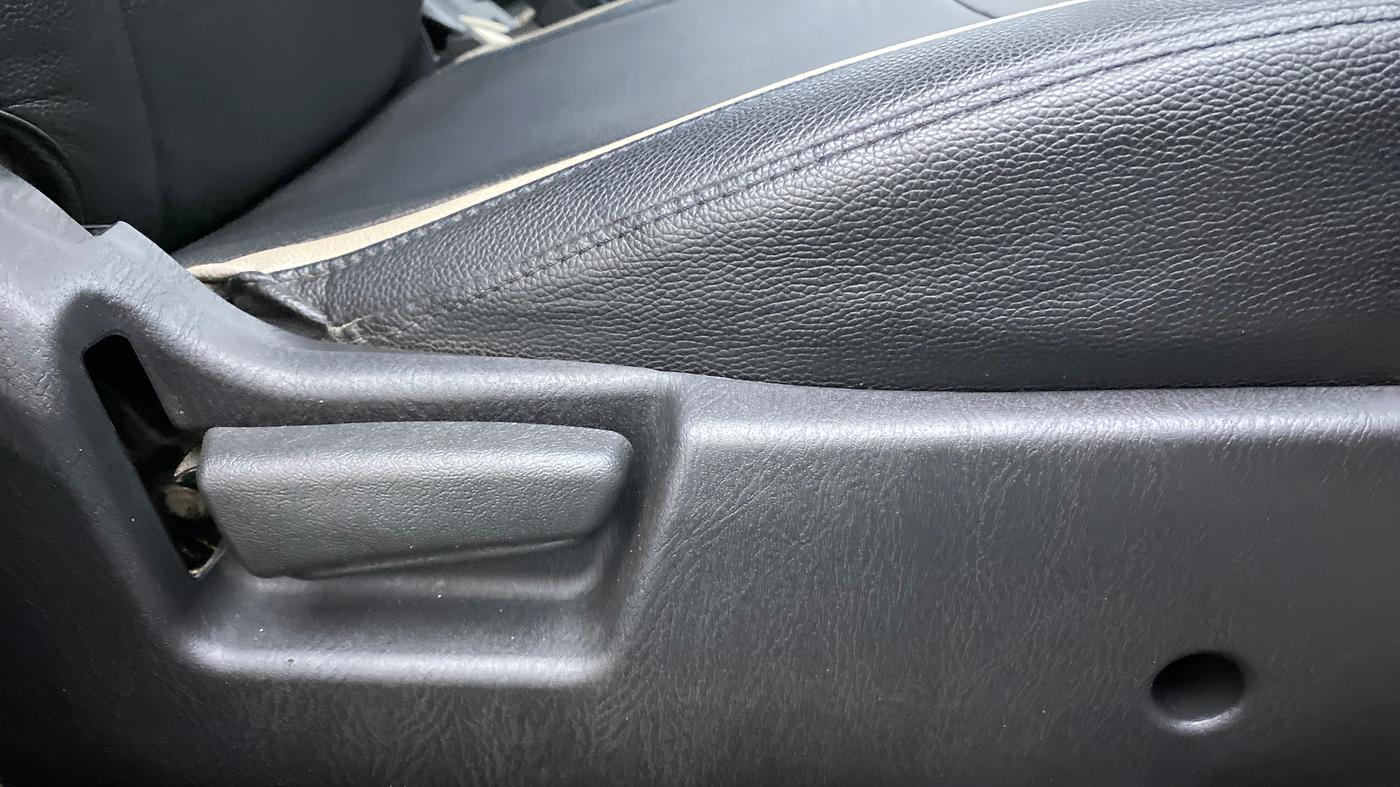 2020 Maruti Alto VXI, Petrol, Manual, 28,867 km, Driver Side Adjustment Panel