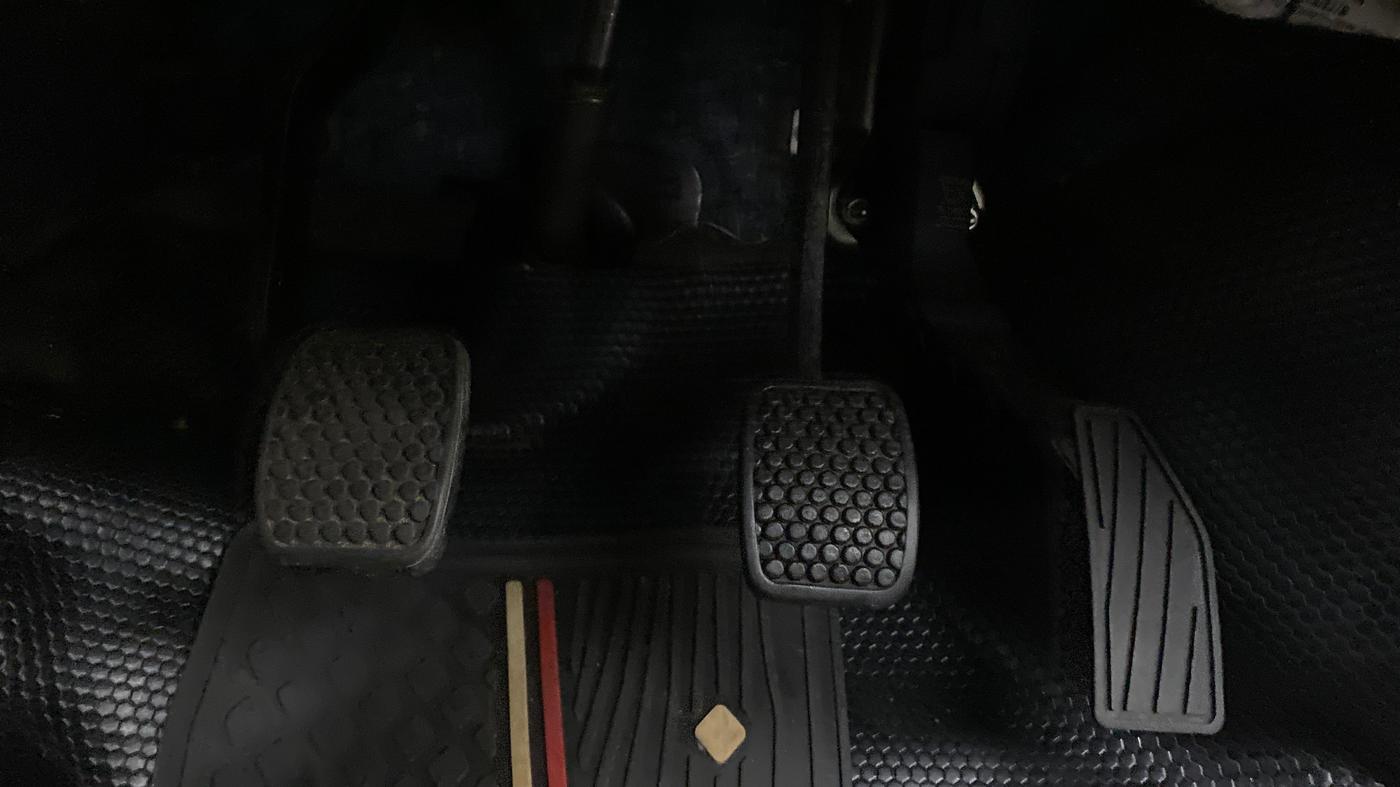 2020 Maruti Alto VXI, Petrol, Manual, 28,867 km, Pedals