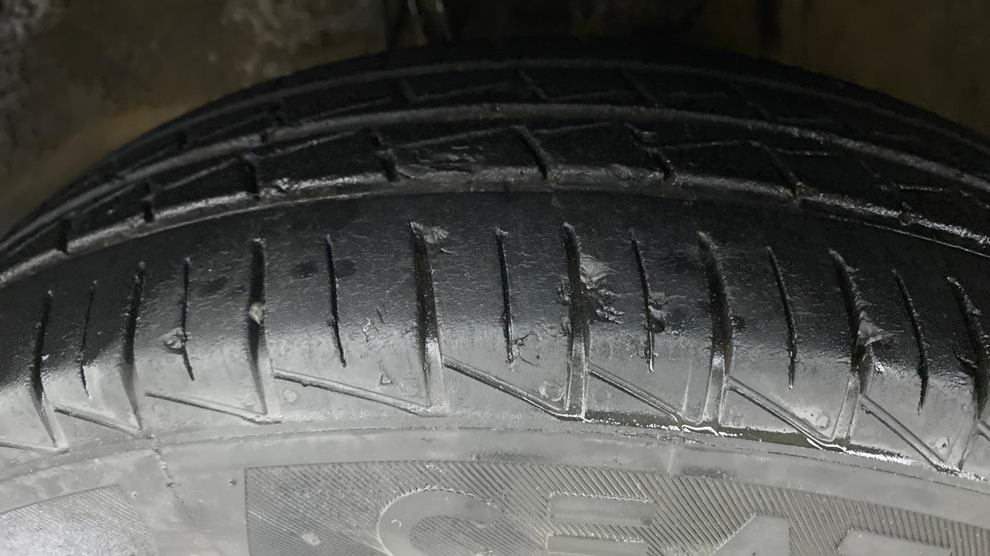 2020 Maruti Alto VXI, Petrol, Manual, 28,867 km, Left Front Tyre Tread