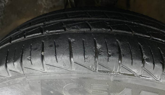 2020 Maruti Alto VXI, Petrol, Manual, 28,867 km, Left Front Tyre Tread