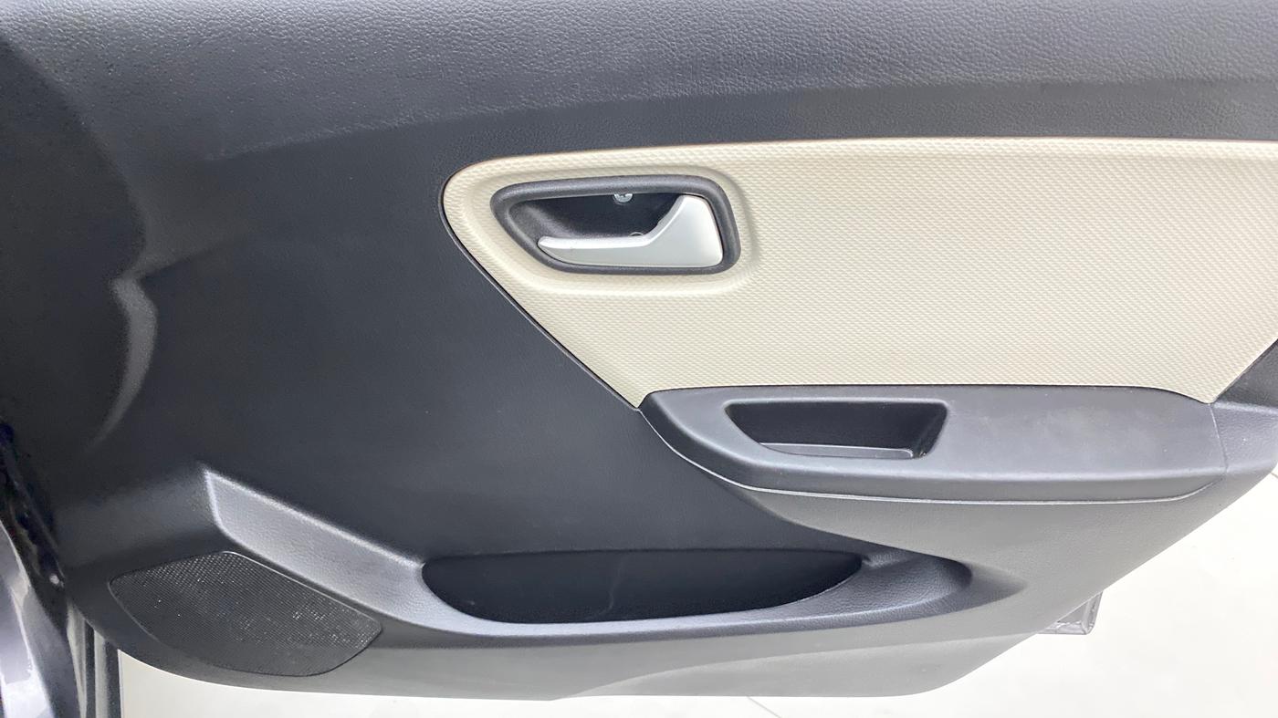 2020 Maruti Alto VXI, Petrol, Manual, 28,867 km, Driver Side Door Panels Control