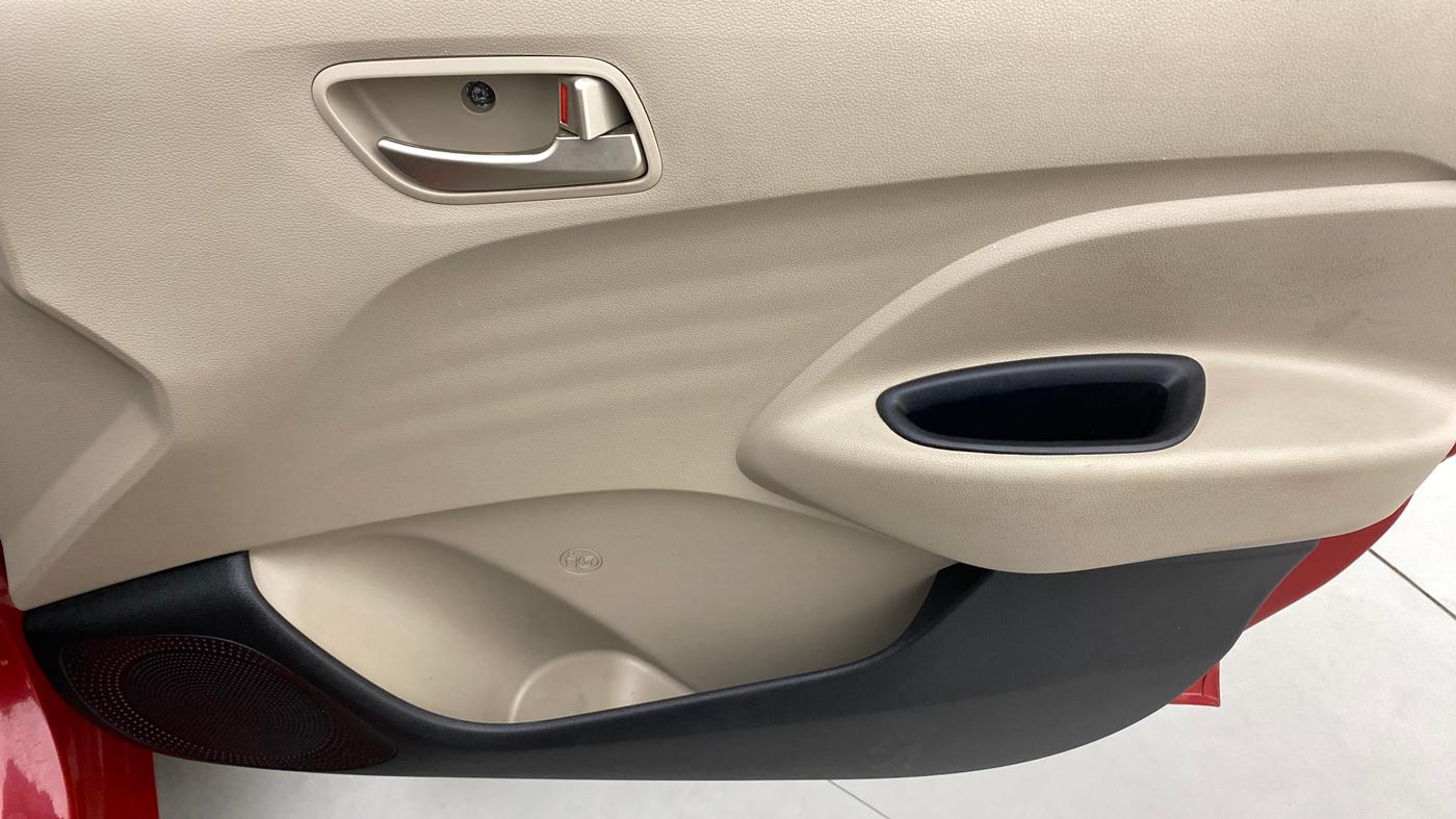 2019 Hyundai NEW SANTRO ASTA MT, Petrol, Manual, 29,389 km, Driver Side Door Panels Control