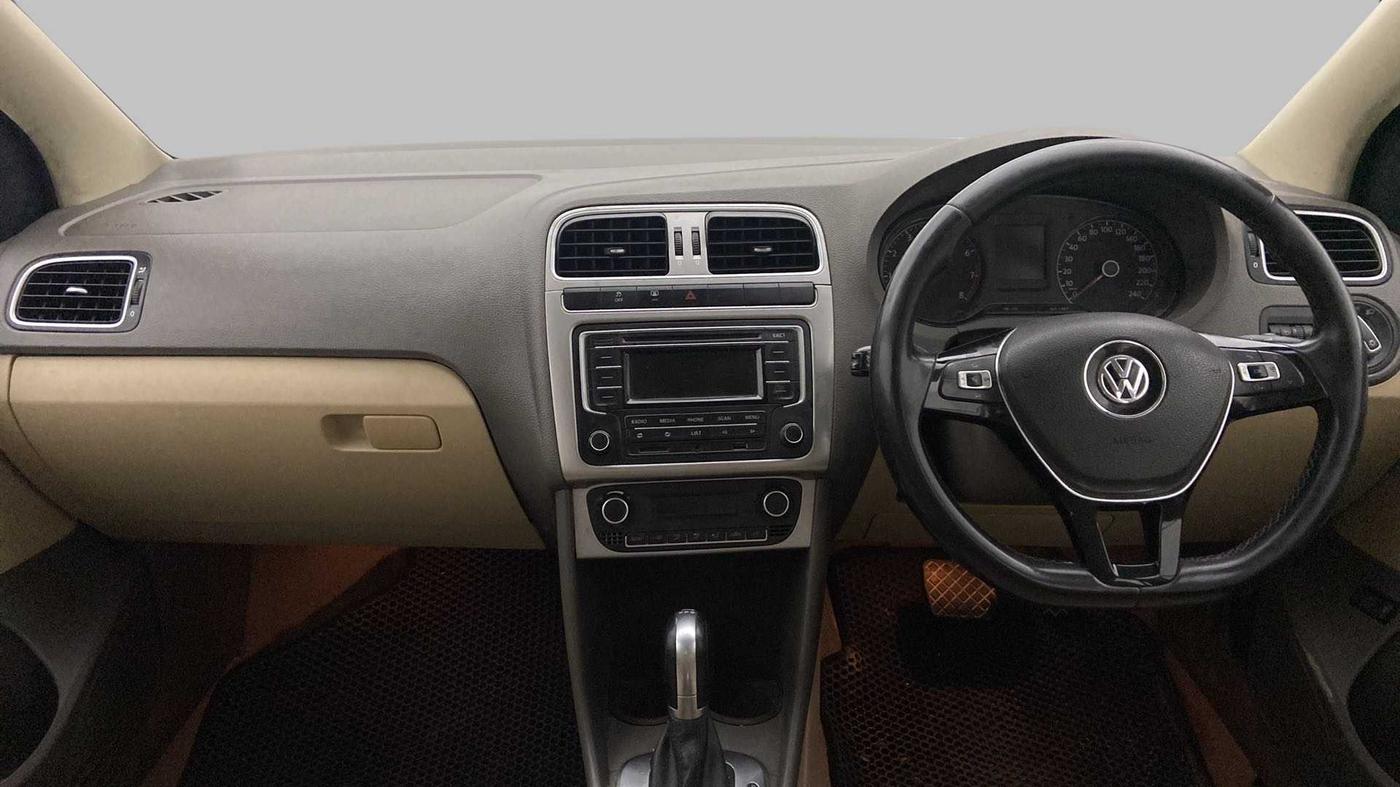2015 Volkswagen Vento HIGHLINE PETROL AT, Petrol, Automatic, 80,629 km, Dashboard