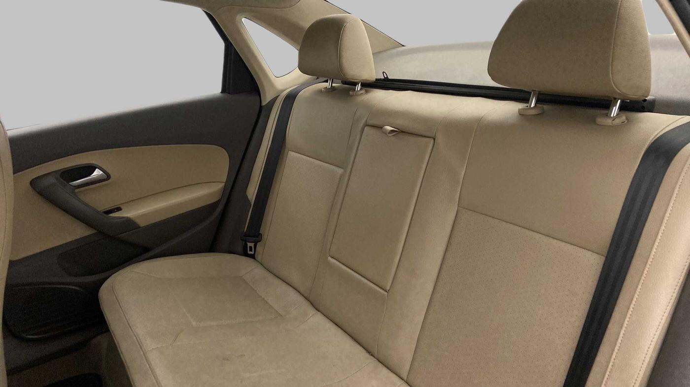 2015 Volkswagen Vento HIGHLINE PETROL AT, Petrol, Automatic, 80,629 km, Right Side Rear Door Cabin