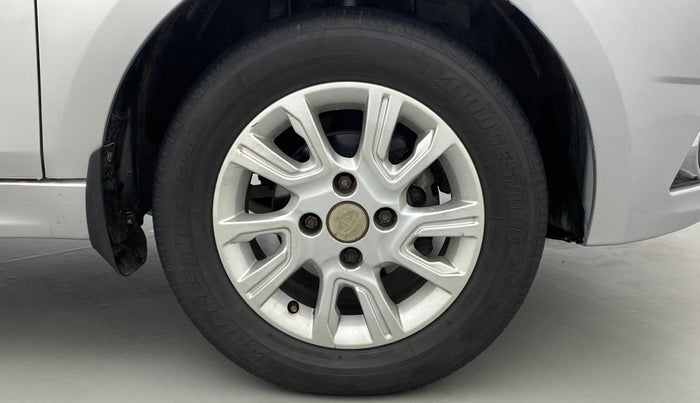 2017 Tata Tiago XZA PETROL, Petrol, Automatic, 30,340 km, Right Front Wheel