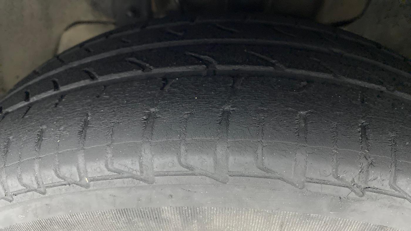 2017 Tata Tiago XZA PETROL, Petrol, Automatic, 30,340 km, Left Front Tyre Tread