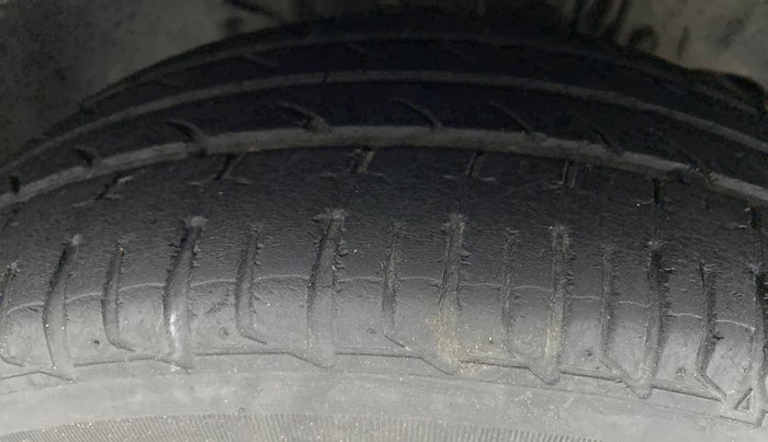 2017 Tata Tiago XZA PETROL, Petrol, Automatic, 30,340 km, Right Front Tyre Tread