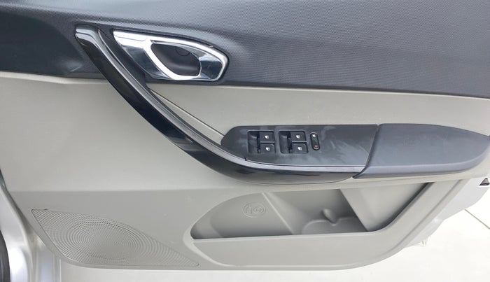 2017 Tata Tiago XZA PETROL, Petrol, Automatic, 30,340 km, Driver Side Door Panels Control