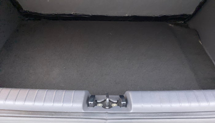 2022 Hyundai GRAND I10 NIOS ASTA AMT 1.2 KAPPA VTVT, Petrol, Automatic, 1,841 km, Boot Inside
