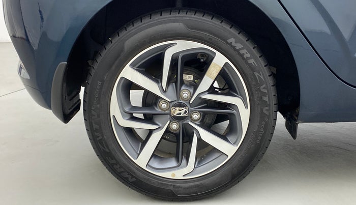 2022 Hyundai GRAND I10 NIOS ASTA AMT 1.2 KAPPA VTVT, Petrol, Automatic, 1,841 km, Right Rear Wheel