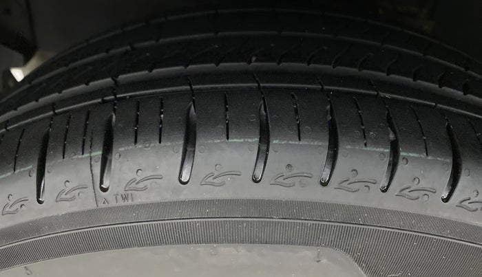 2022 Hyundai GRAND I10 NIOS ASTA AMT 1.2 KAPPA VTVT, Petrol, Automatic, 1,841 km, Right Rear Tyre Tread