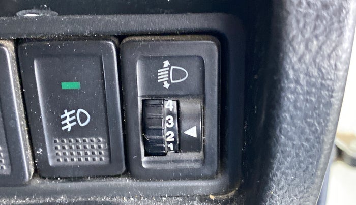 2012 Maruti Swift ZXI, Petrol, Manual, 93,801 km, Dashboard - Headlight height adjustment not working