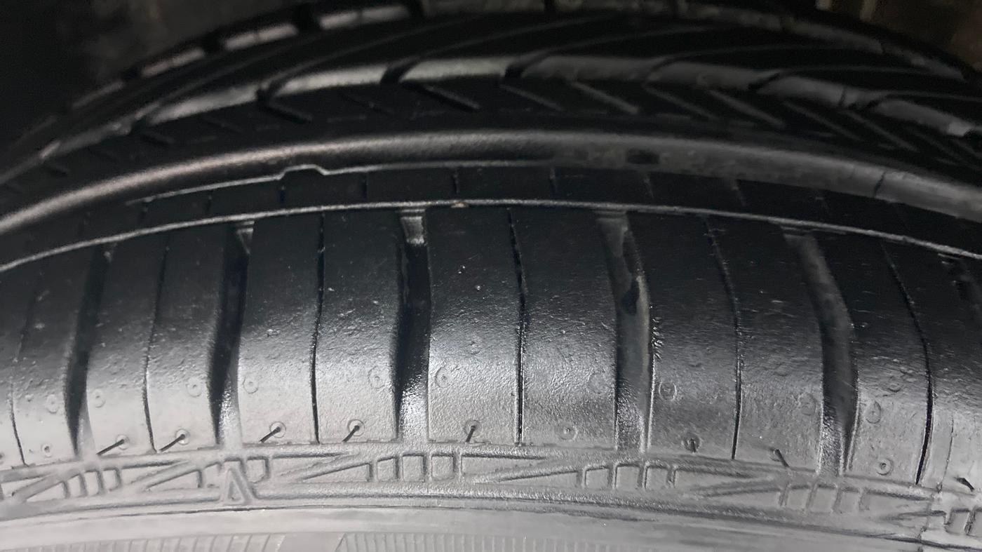 2017 Volkswagen Vento HIGHLINE TDI AT, Diesel, Automatic, 96,234 km, Left Front Tyre Tread