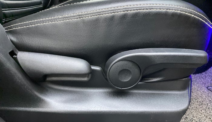 2019 Maruti Vitara Brezza ZDI AMT, Diesel, Automatic, 41,698 km, Driver Side Adjustment Panel