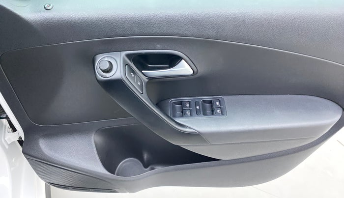 2021 Volkswagen Polo HIGH LINE PLUS 1.0, Petrol, Manual, 23,623 km, Driver Side Door Panels Control