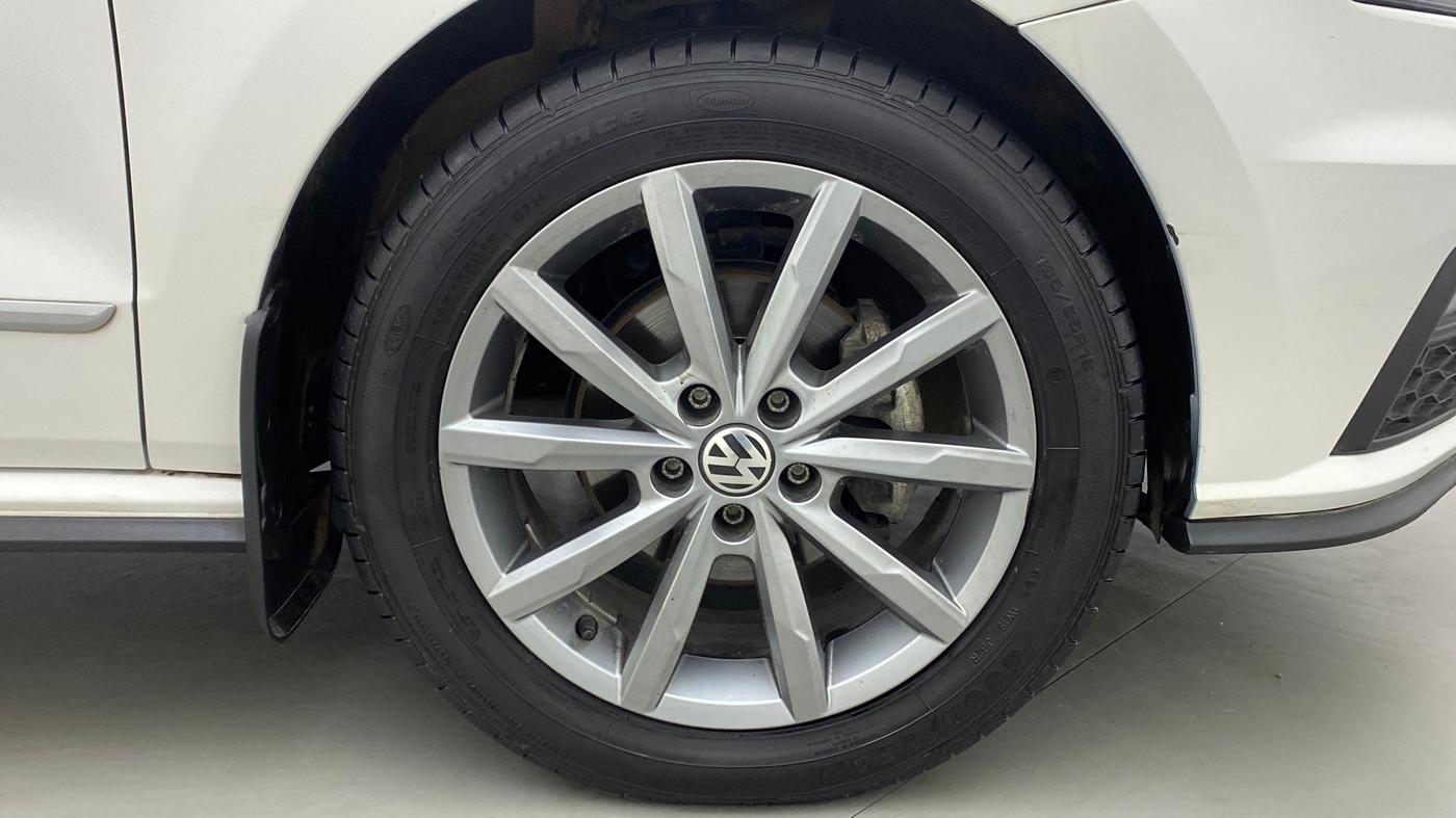 2021 Volkswagen Polo HIGH LINE PLUS 1.0, Petrol, Manual, 23,623 km, Right Front Wheel
