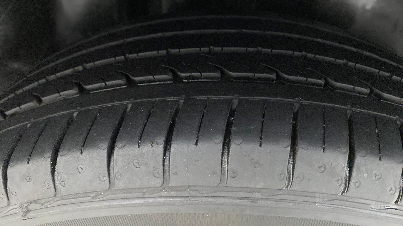 2021 Volkswagen Polo HIGH LINE PLUS 1.0, Petrol, Manual, 23,623 km, Right Rear Tyre Tread