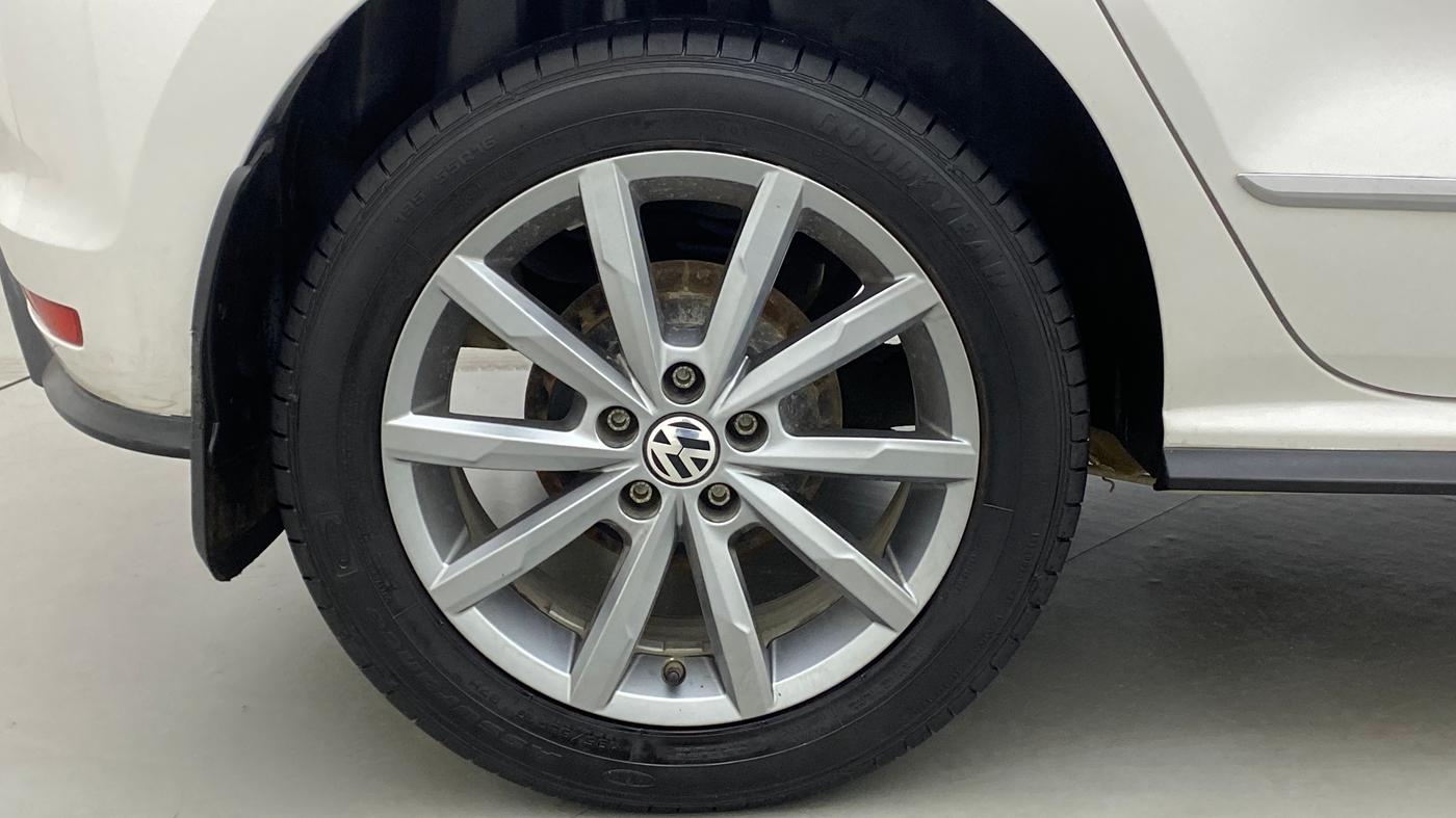 2021 Volkswagen Polo HIGH LINE PLUS 1.0, Petrol, Manual, 23,623 km, Right Rear Wheel