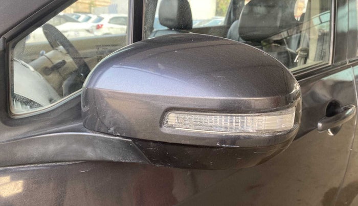 2013 Maruti Ertiga VDI, Diesel, Manual, 40,872 km, Left rear-view mirror - Indicator light has minor damage