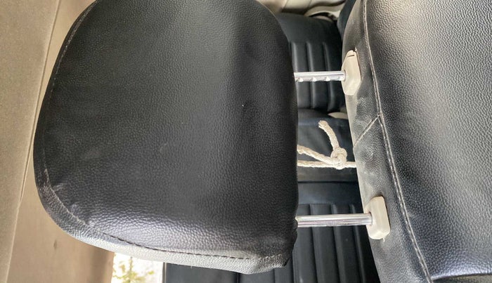 2013 Maruti Ertiga VDI, Diesel, Manual, 40,872 km, Driver seat - Headrest adjuster not working