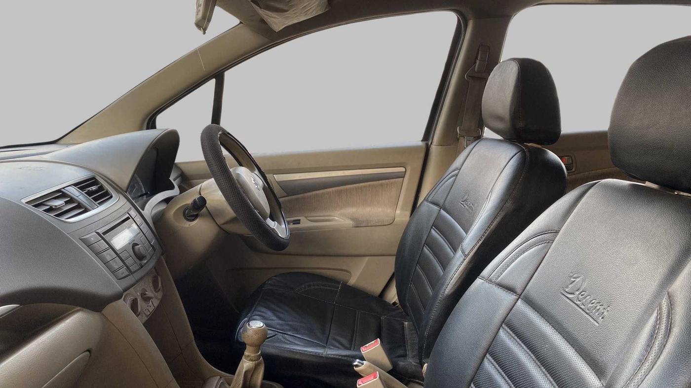 2013 Maruti Ertiga VDI, Diesel, Manual, 40,872 km, Right Side Front Door Cabin