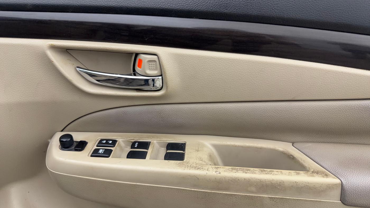 2016 Maruti Ciaz ZXI+, Petrol, Manual, 98,688 km, Driver Side Door Panels Control