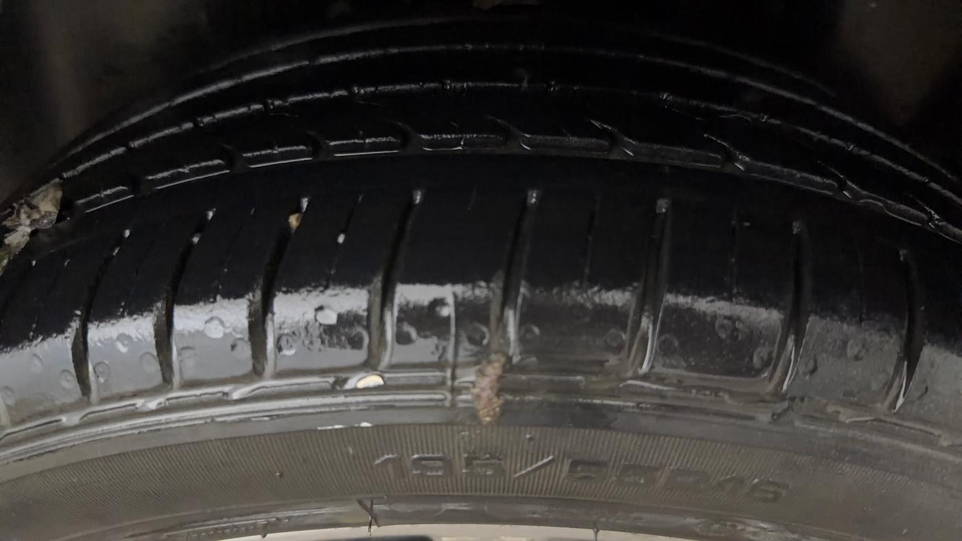 2016 Maruti Ciaz ZXI+, Petrol, Manual, 98,688 km, Left Rear Tyre Tread