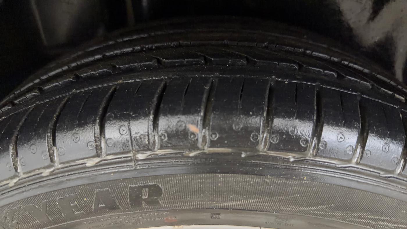 2016 Maruti Ciaz ZXI+, Petrol, Manual, 98,688 km, Right Rear Tyre Tread
