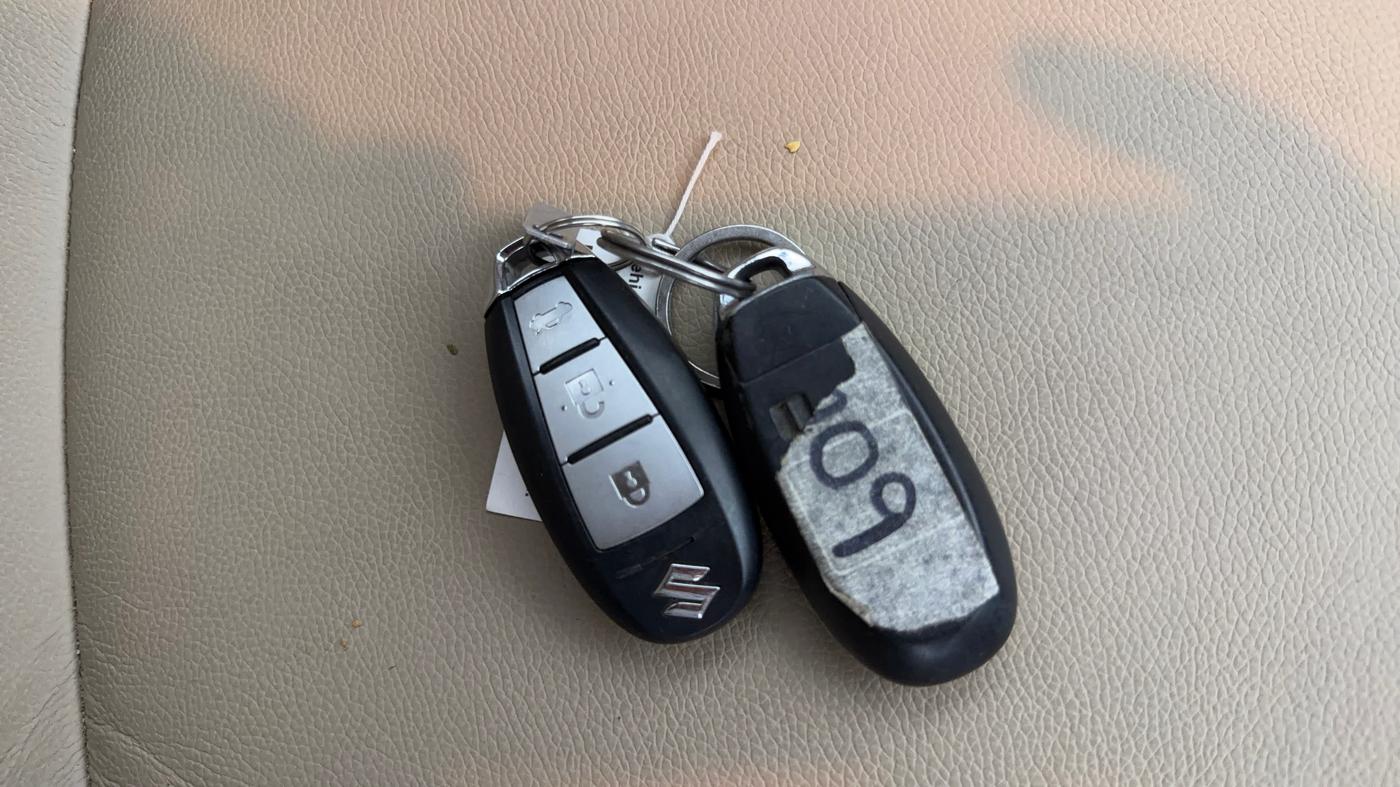 2016 Maruti Ciaz ZXI+, Petrol, Manual, 98,688 km, Key Close Up