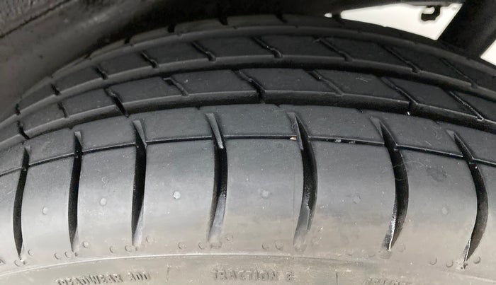 2012 Maruti Wagon R 1.0 VXI, Petrol, Manual, 24,045 km, Left Rear Tyre Tread